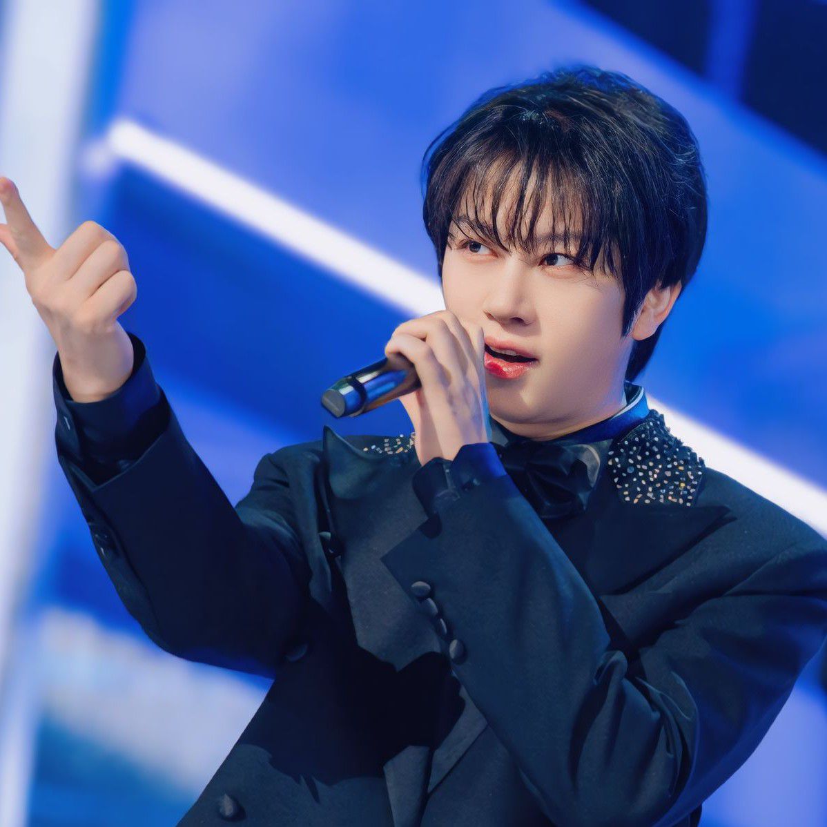 Behind-the-scenes cut of Heechul (Super Junior)