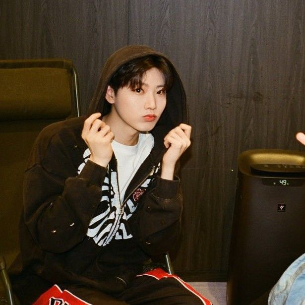 TREASURE ジュンギュ ファンダムコミュニティ │ KPOP人気No.1アプリ