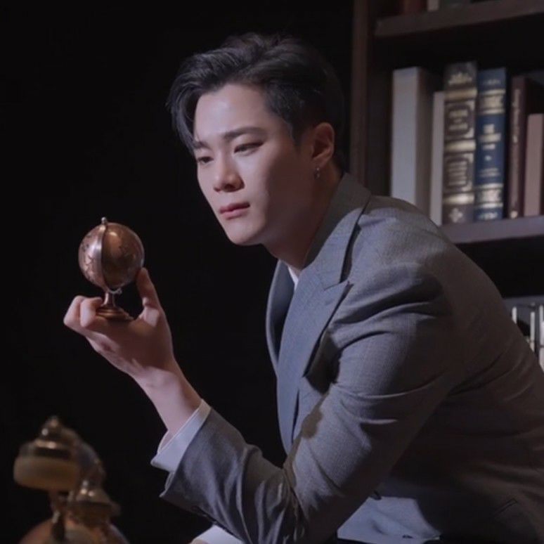 Behind-the-scenes cut of Moonbin (ASTRO)