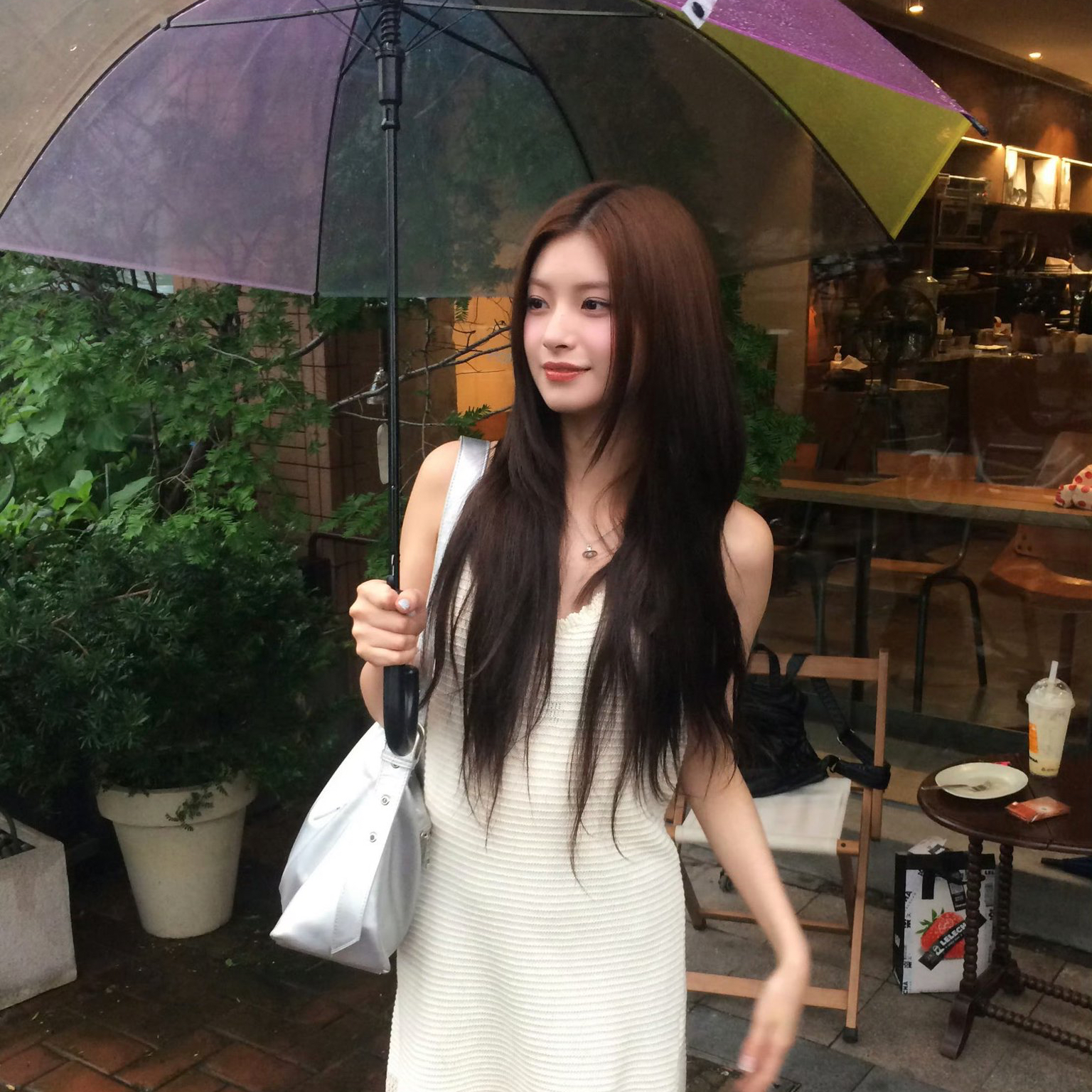 Latest photo of Yiren (EVERGLOW)