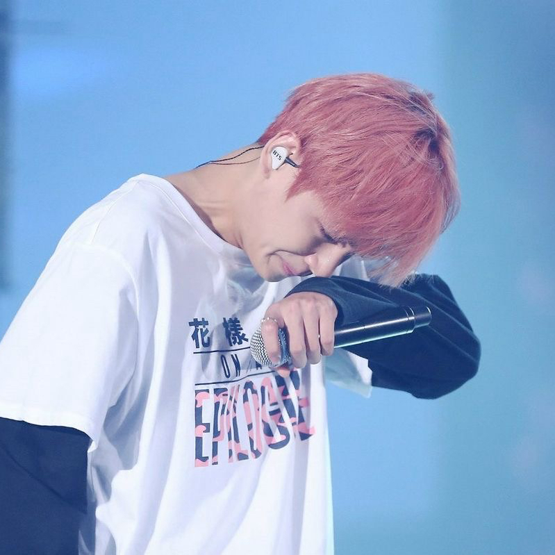 A moment captured by V (BTS)'s fan