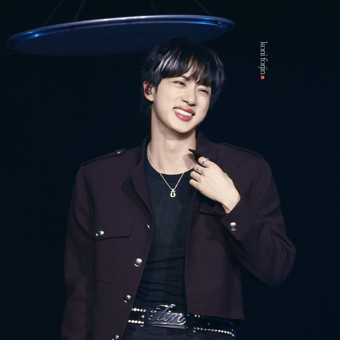 Momen yang diabadikan oleh penggemar Jin (BTS)