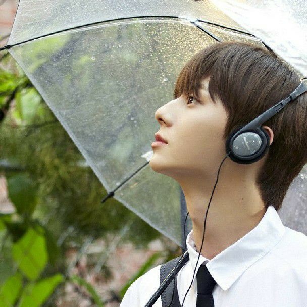 Behind-the-scenes cut of Hwang Minhyun