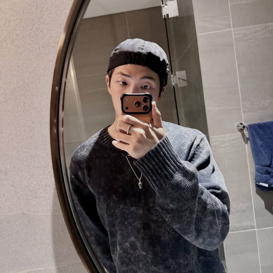 RM (防弹少年团)的最新照片