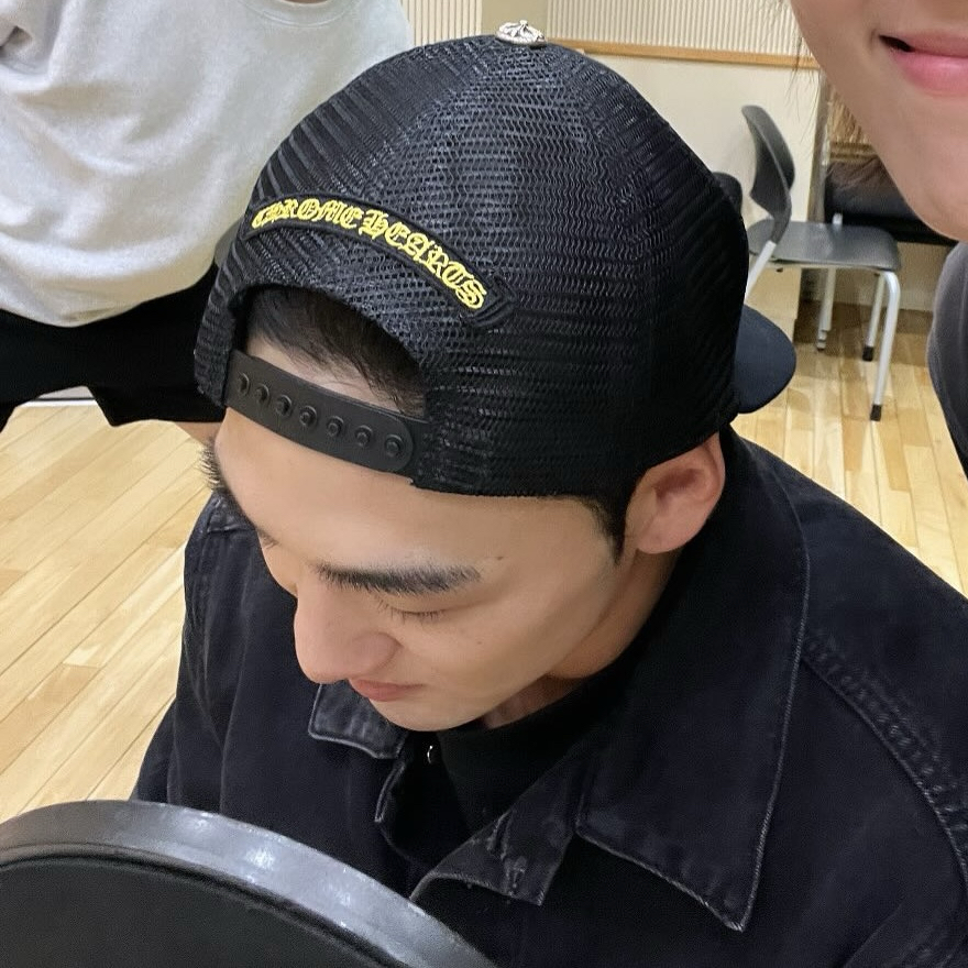 Behind-the-scenes cut of Baekho