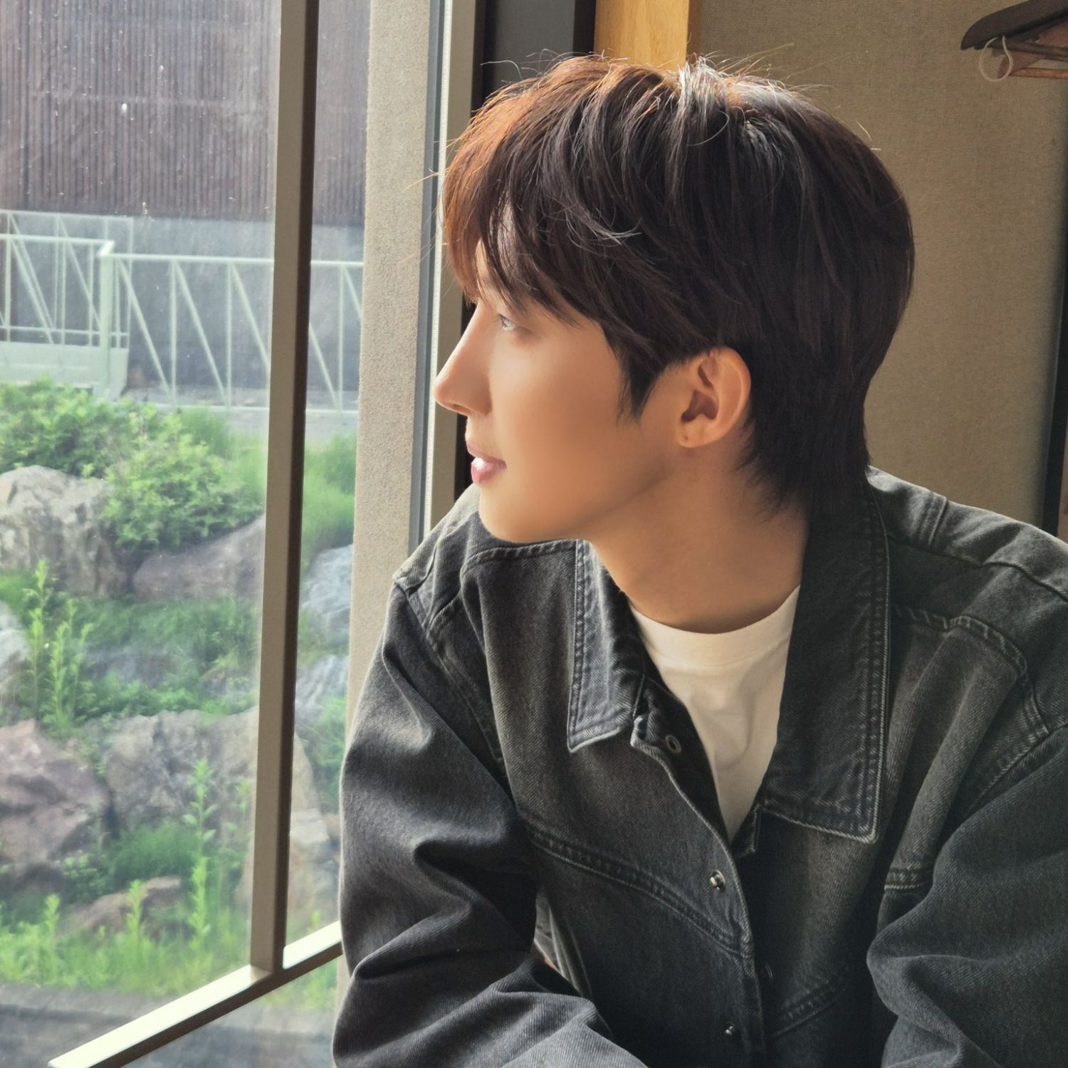 Recent activity shot of Hui (PENTAGON)