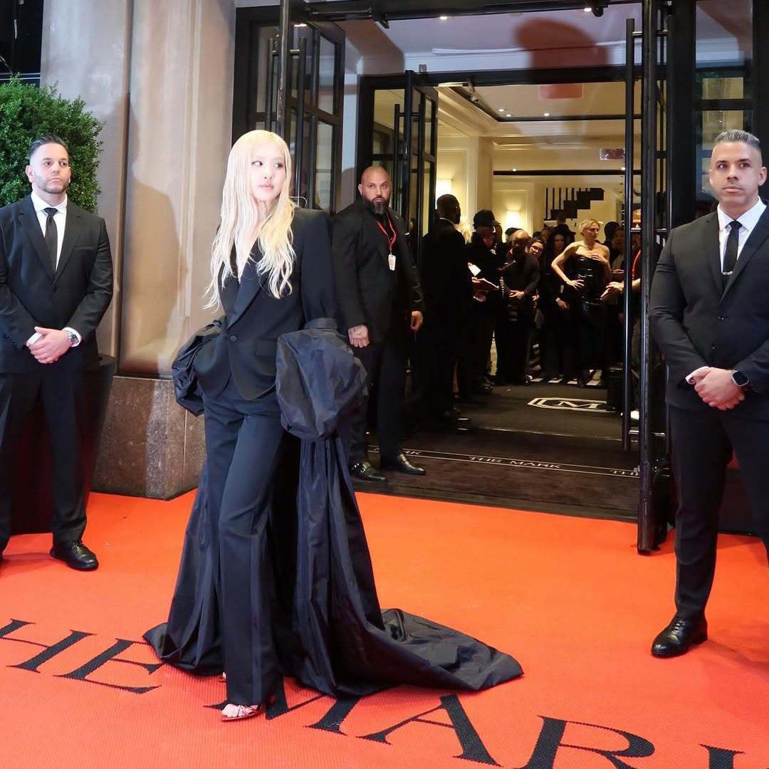 Momen yang diabadikan oleh penggemar ROSÉ (BLACKPINK)