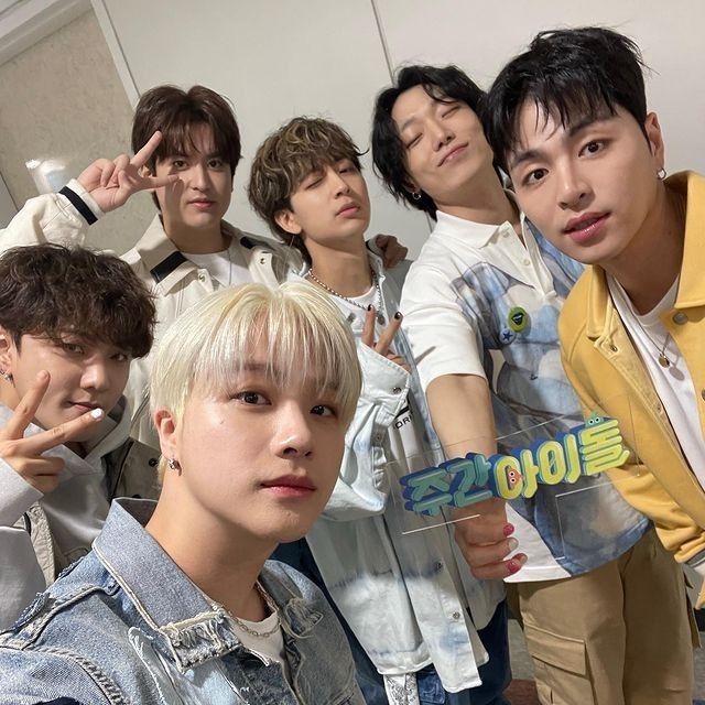 Latest photo of iKON