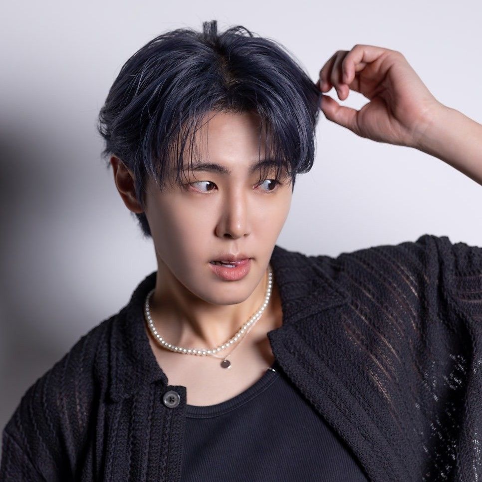 Behind-the-scenes cut of SF9