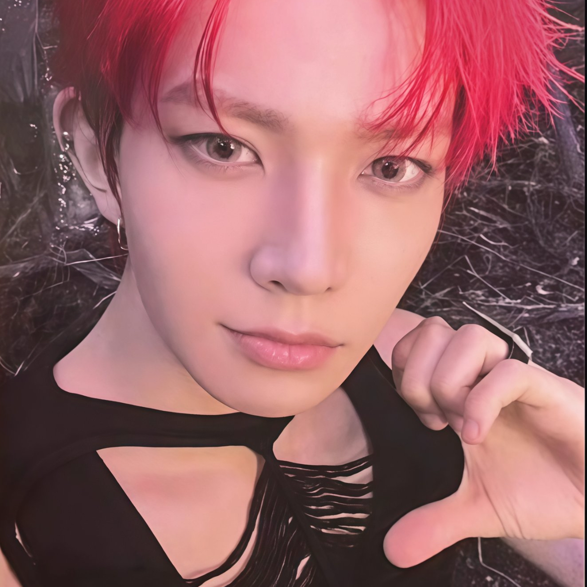 Latest photo of Heeseung (ENHYPEN)