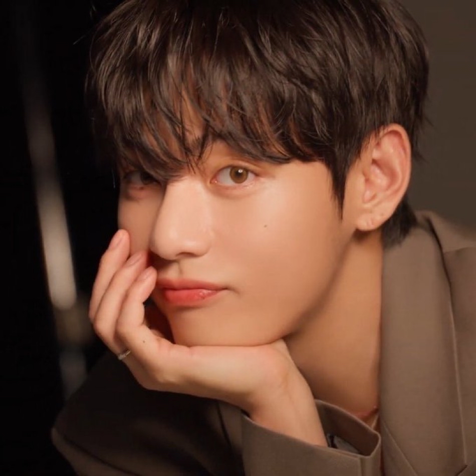 뷔 (방탄소년단)의 비하인드 컷