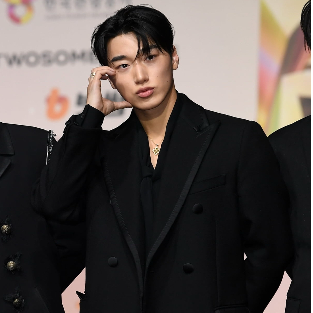 Behind-the-scenes cut of San (ATEEZ)