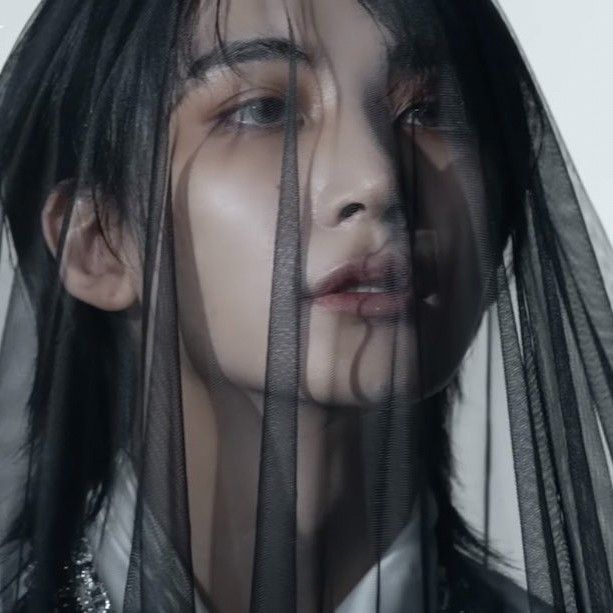 Latest photo of Jeonghan (SEVENTEEN)