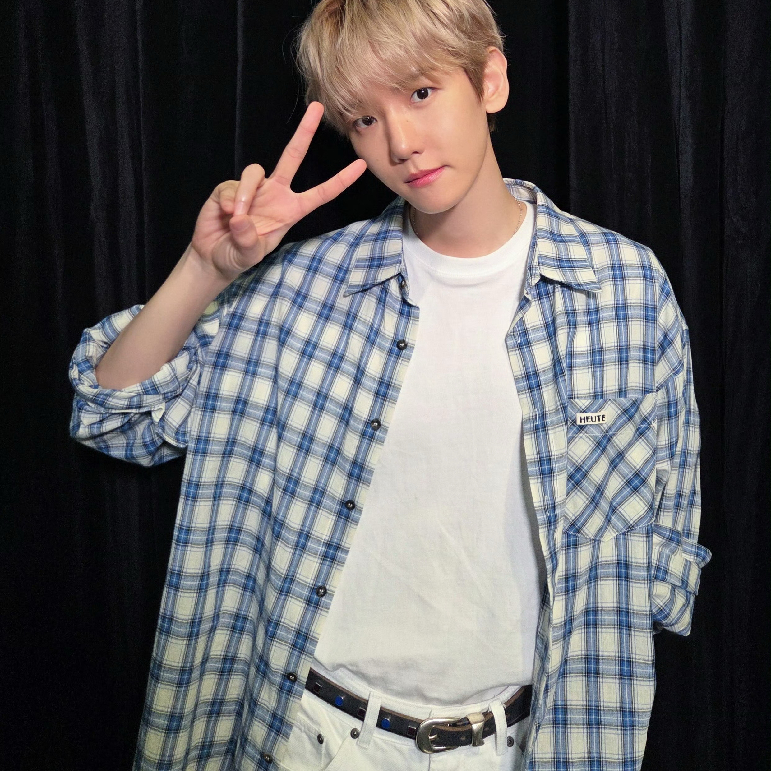 백현 (EXO)의 비하인드 컷