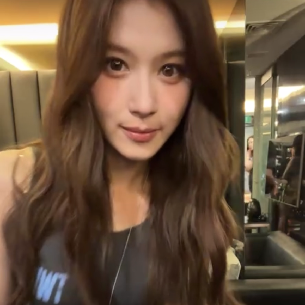 Latest photo of Sana (TWICE)