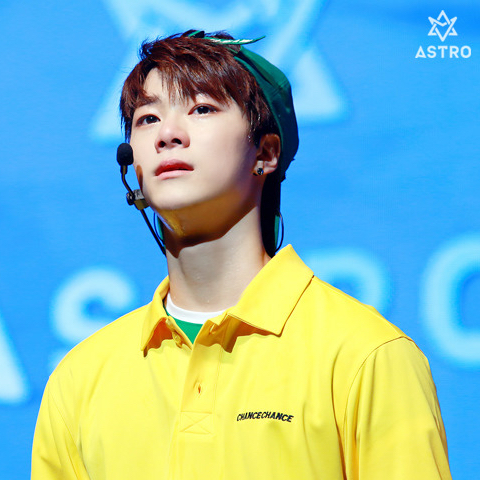 A moment captured by Moonbin (ASTRO)'s fan