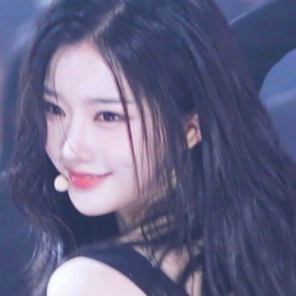 Momen yang diabadikan oleh penggemar Kim Yooyeon (tripleS)