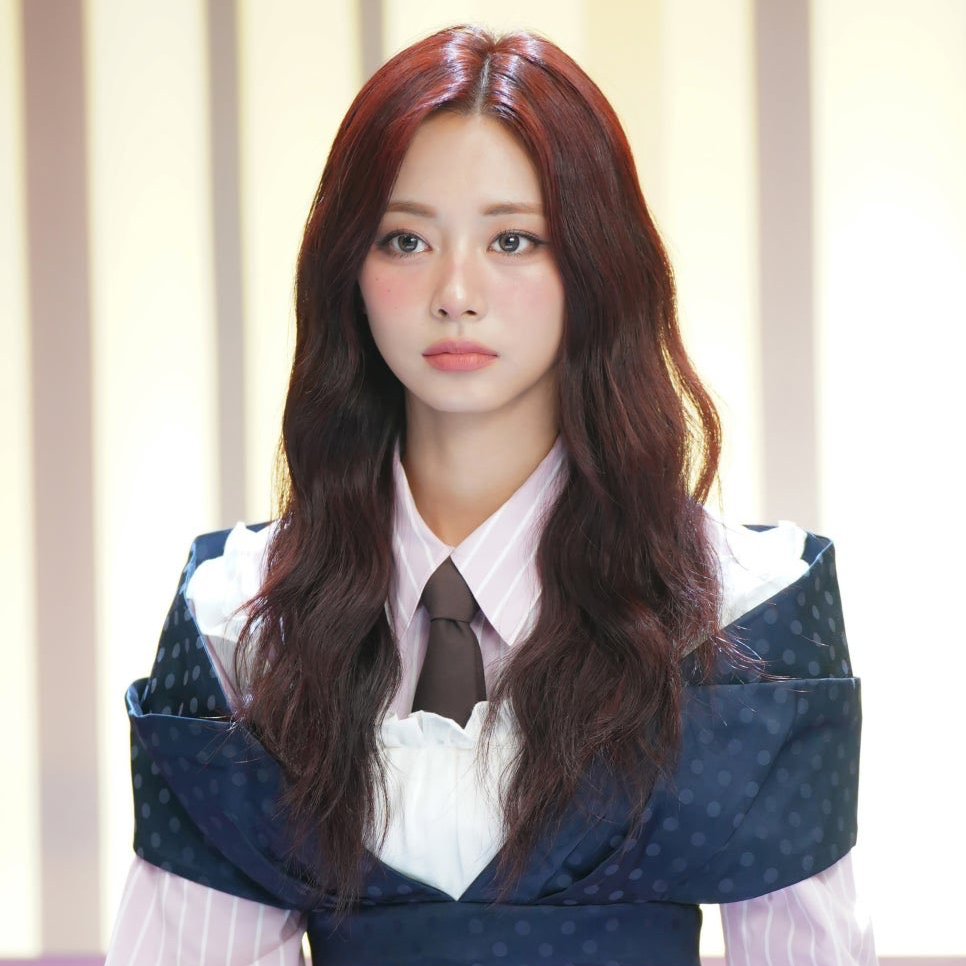 Foto aktivitas terbaru Tzuyu (TWICE)