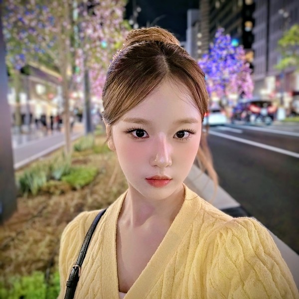 Signature photo of Suhye (MADEIN) capturing their charm