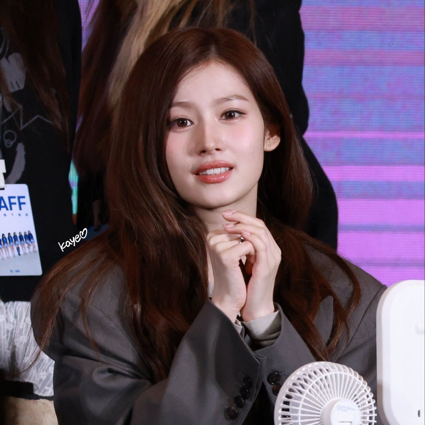 Foto aktivitas terbaru Sana (TWICE)