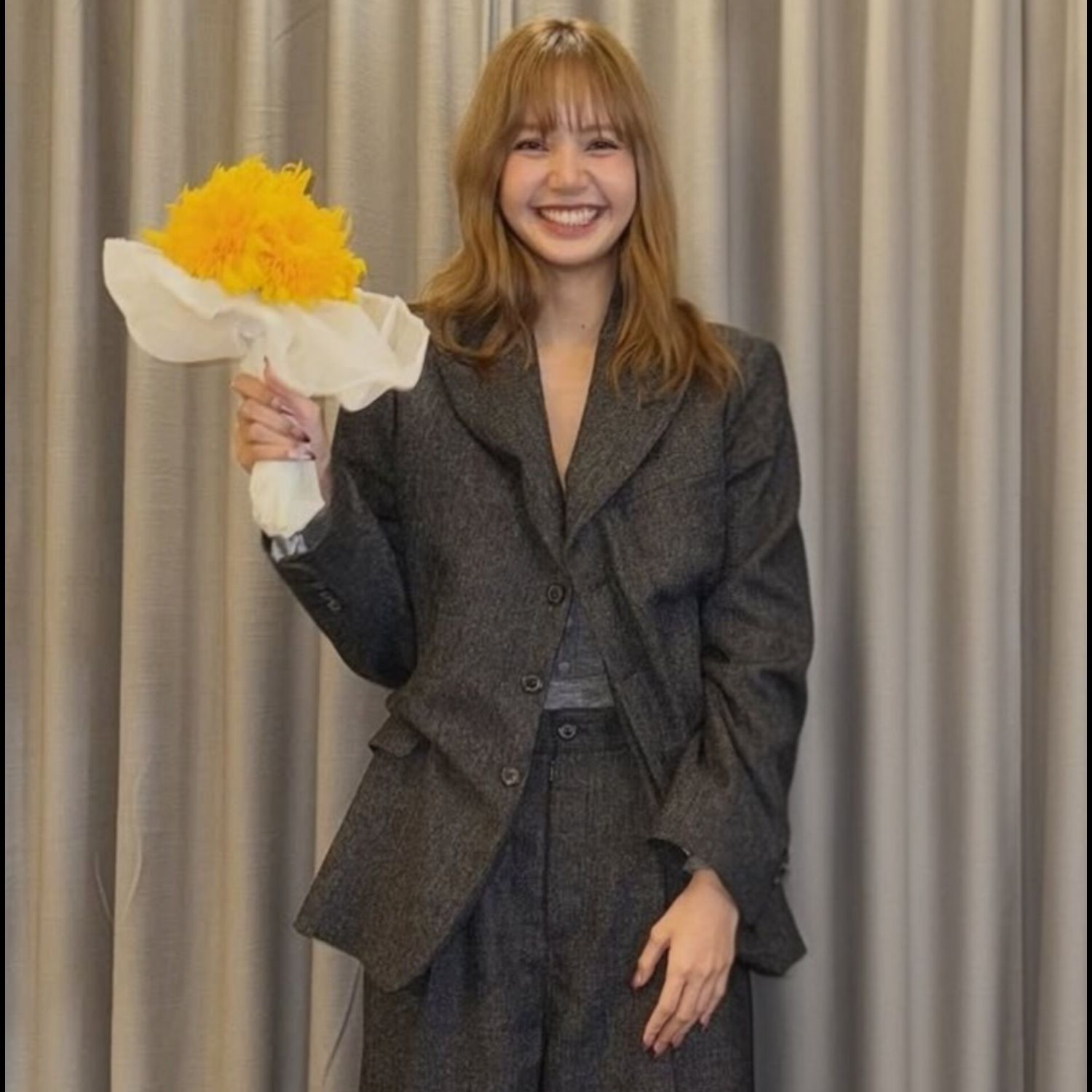 Foto aktivitas terbaru Lisa (BLACKPINK)