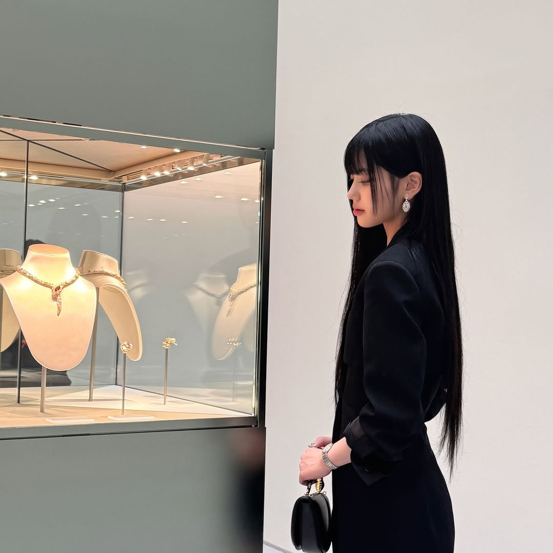 ココ (izna)の舞台裏ショット