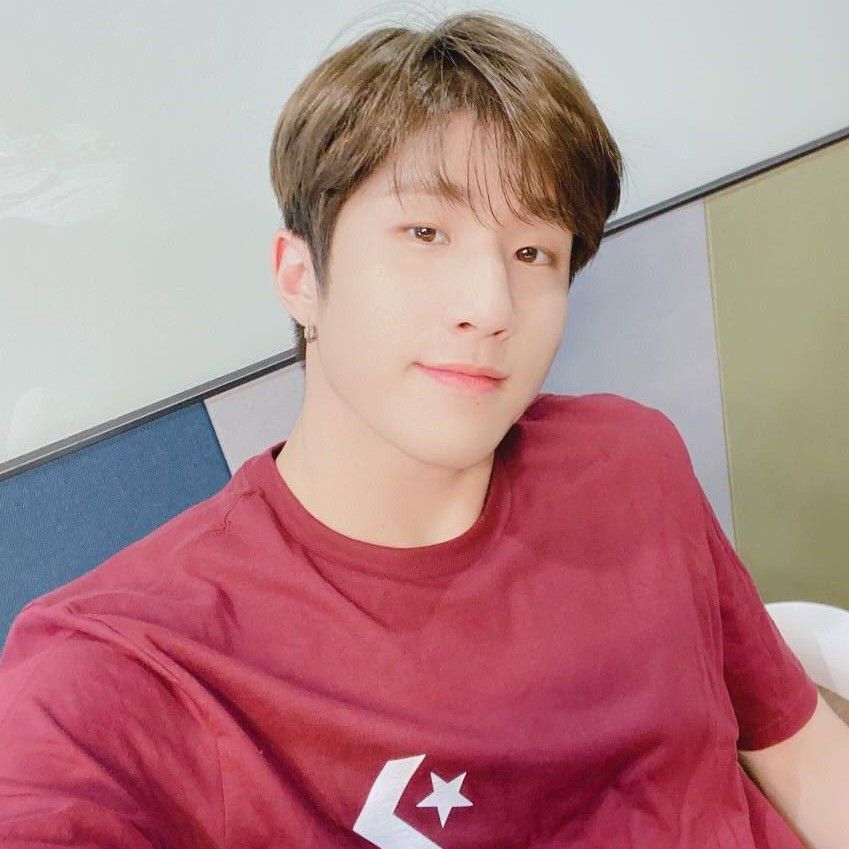 Jinjin (ASTRO)的最新活動照片
