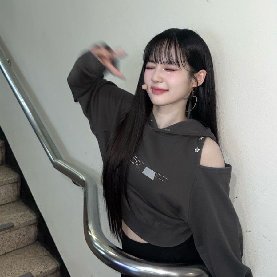 Recent activity shot of Yoon Seoyeon (tripleS)