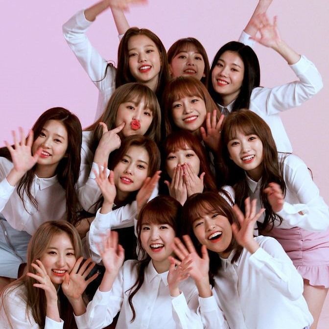 IZ*ONEの最近の活動写真