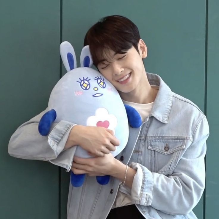 아스트로의 최신 사진