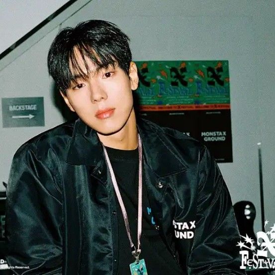 Behind-the-scenes cut of Shownu (MONSTA X)