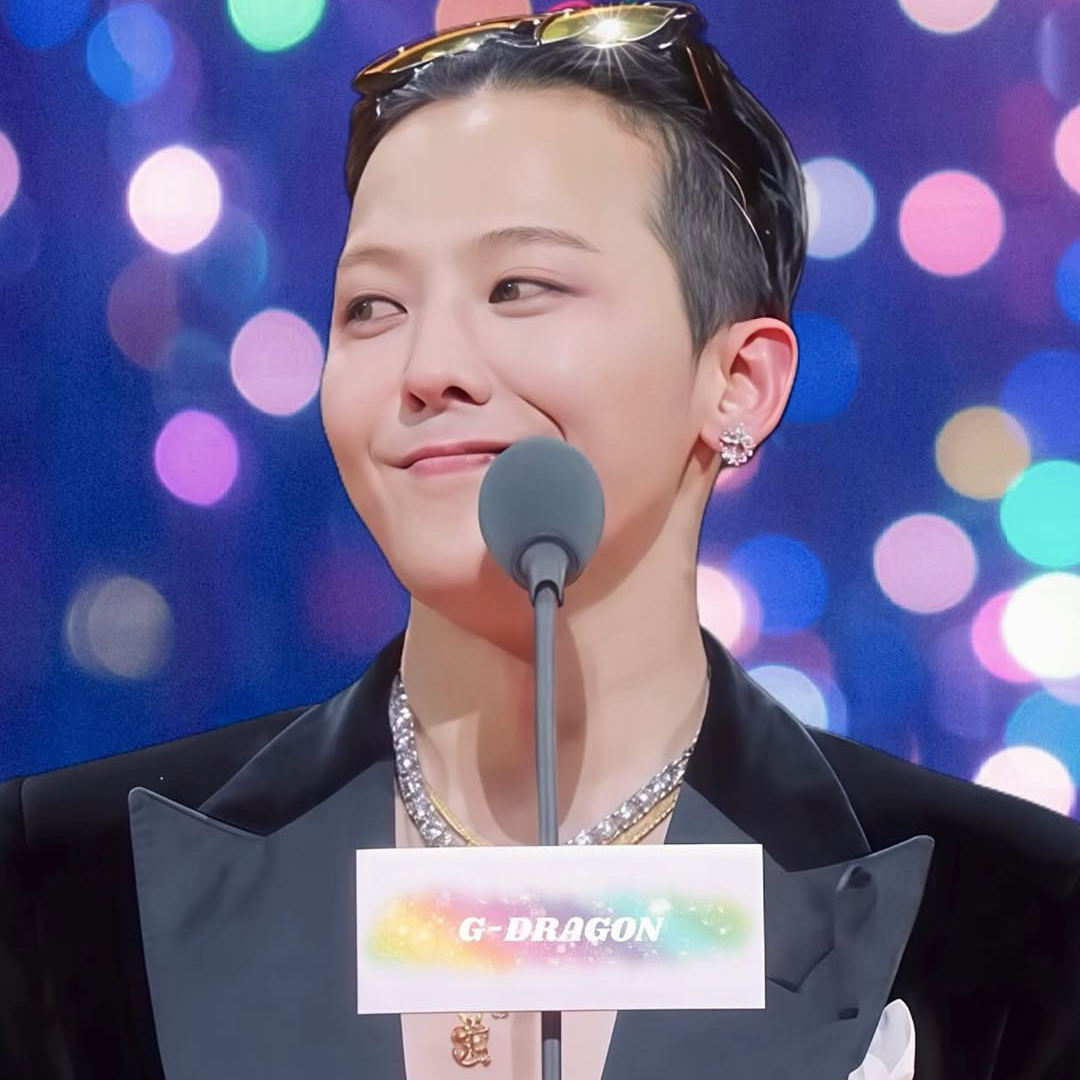 Recent activity shot of G-DRAGON (BIGBANG)