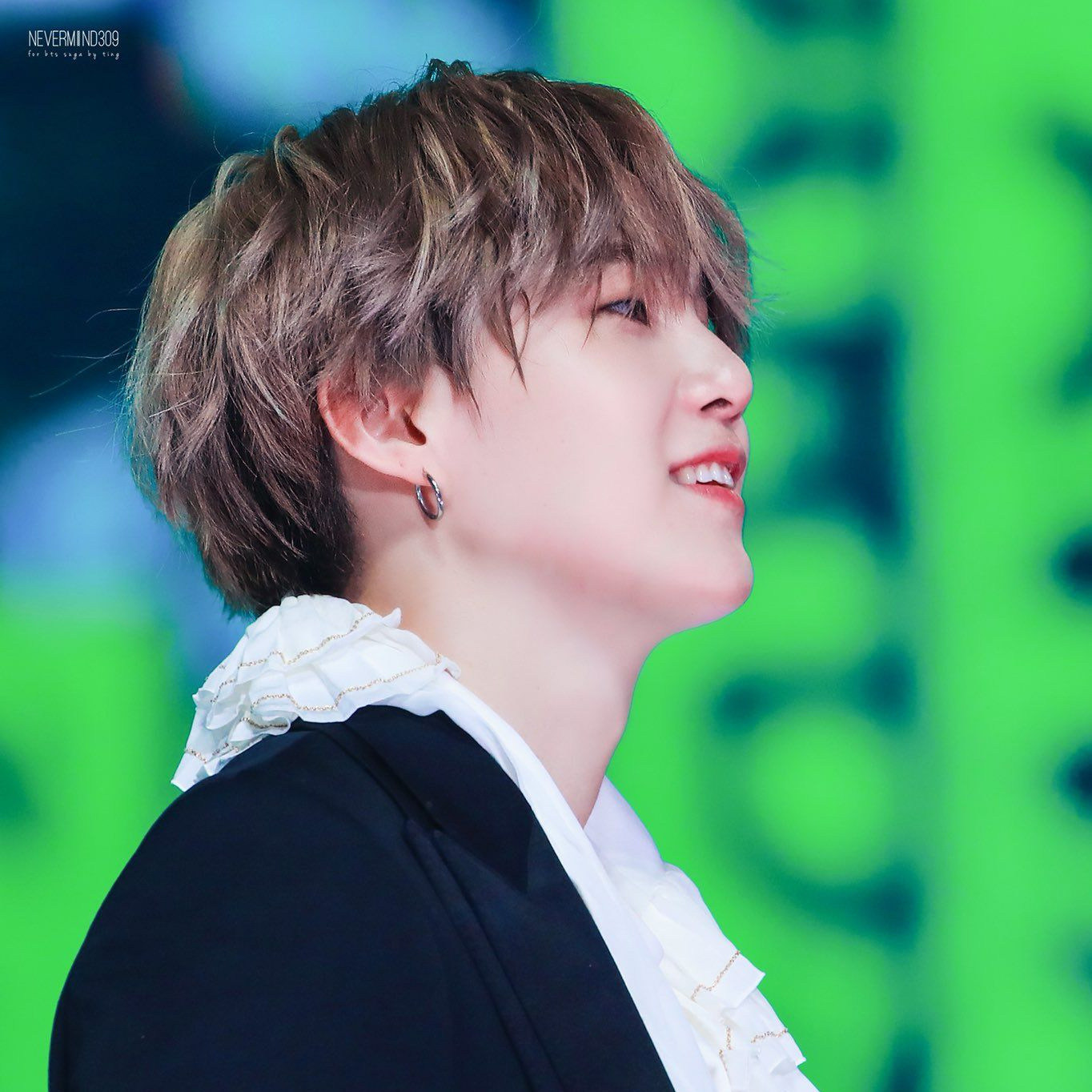 SUGA (防彈少年團)的幕後花絮