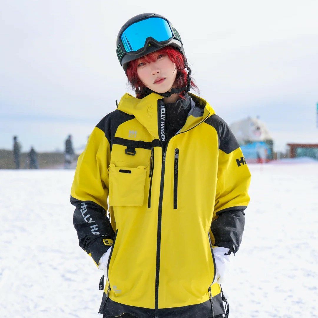 A moment captured by Hu Yetao (NexT1DE)'s fan