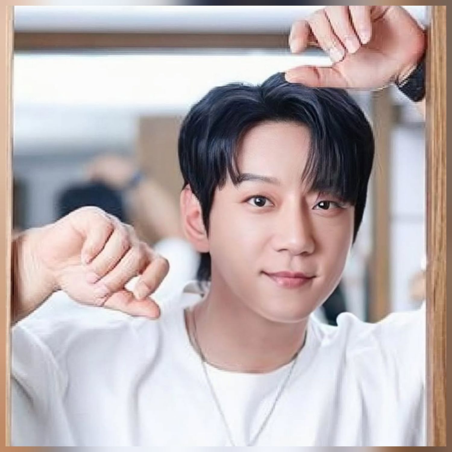 Behind-the-scenes cut of Hwang Chiyeol