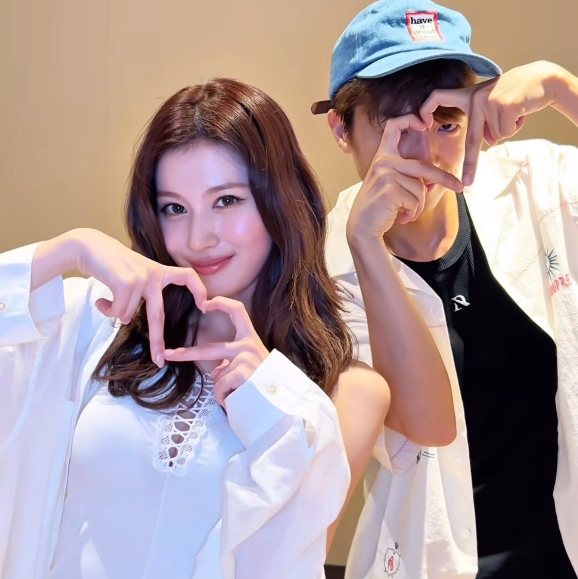 Latest photo of Sana (TWICE)