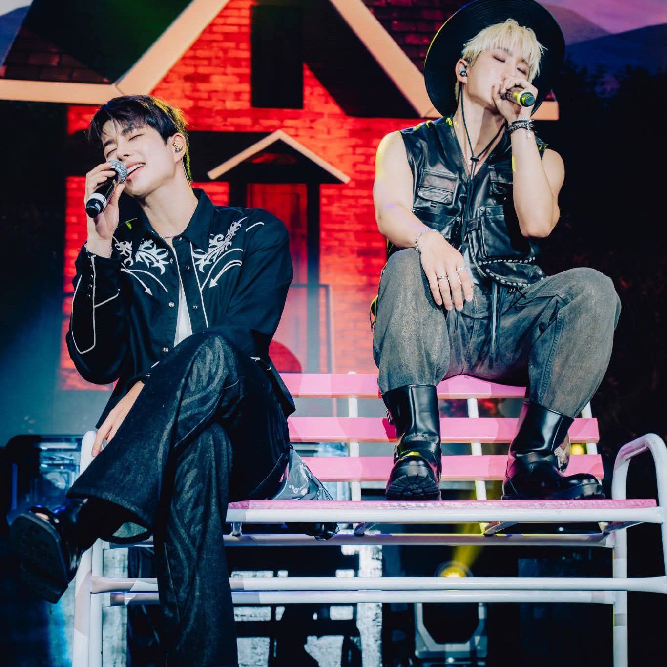 A moment captured by Jinjin (ASTRO)'s fan