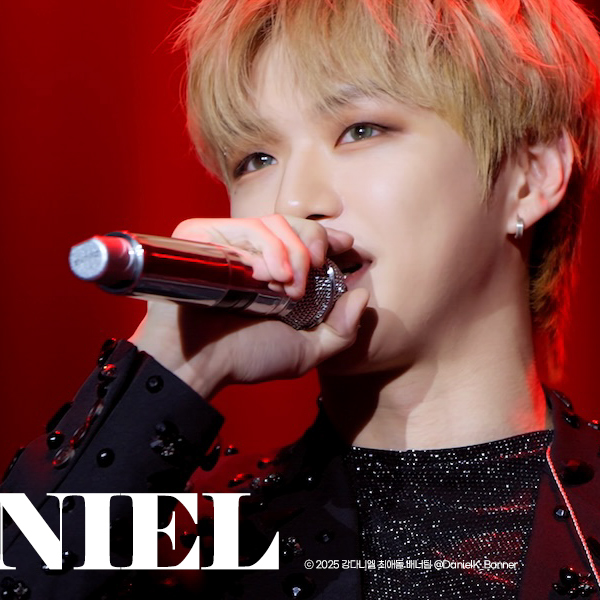 A moment captured by Kang Daniel's fan