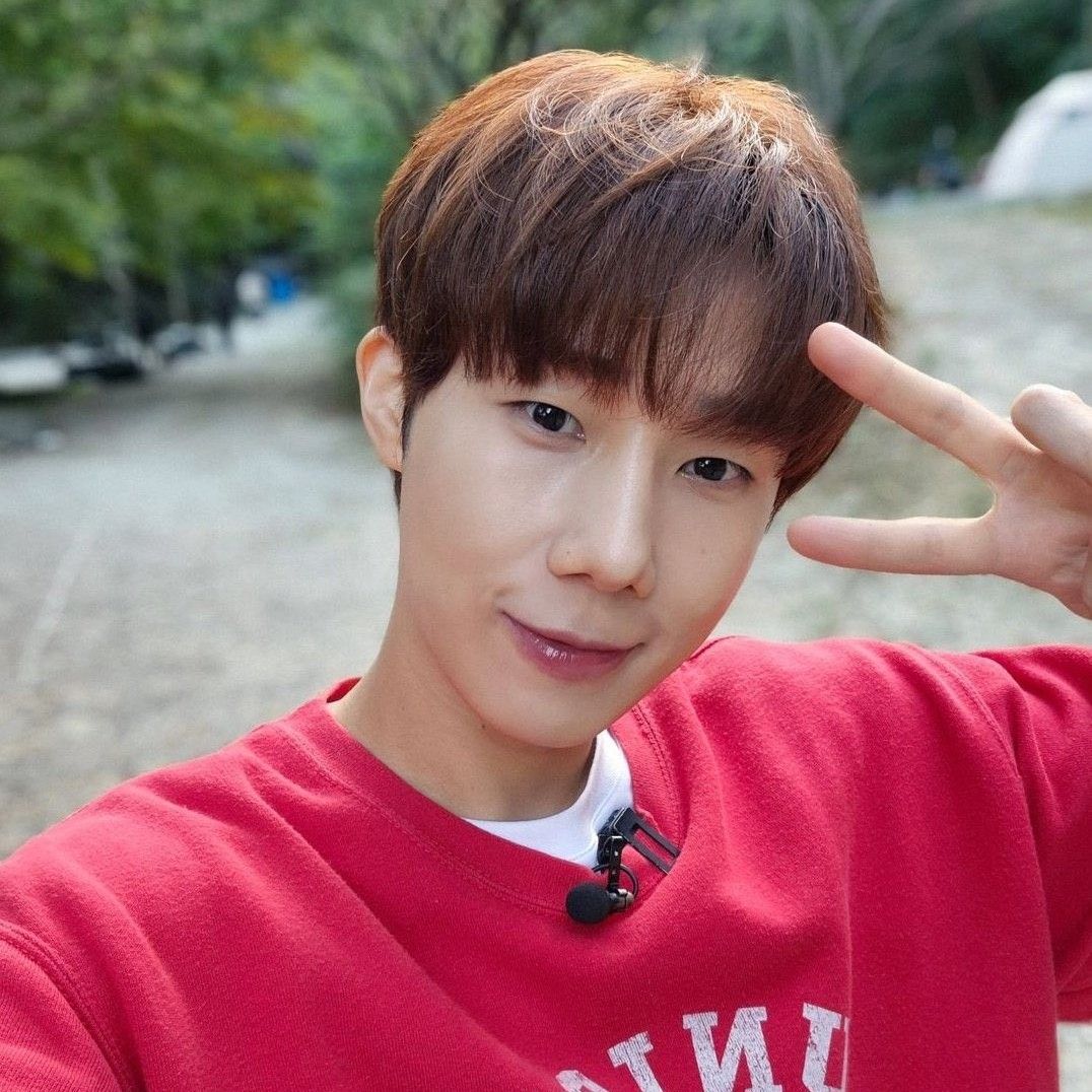 Recent activity shot of Sungkyu (INFINITE)