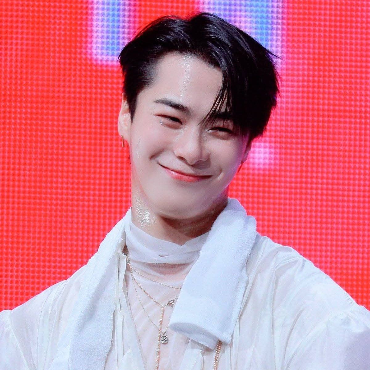 A moment captured by Moonbin (ASTRO)'s fan