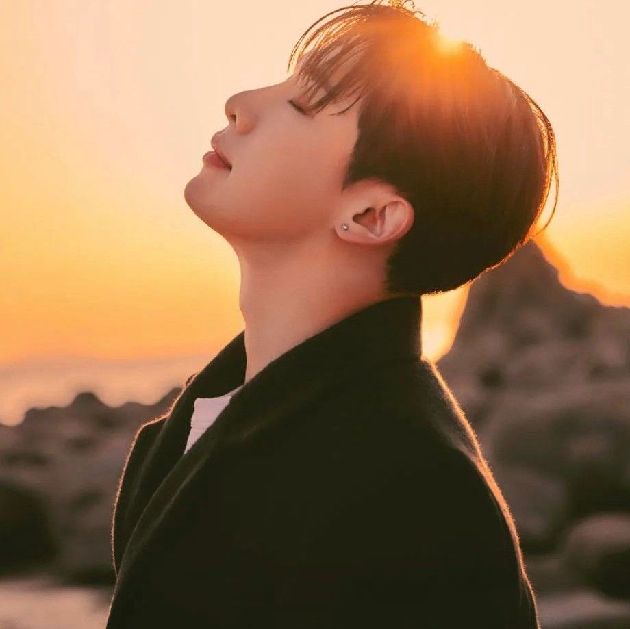 Behind-the-scenes cut of Wonho