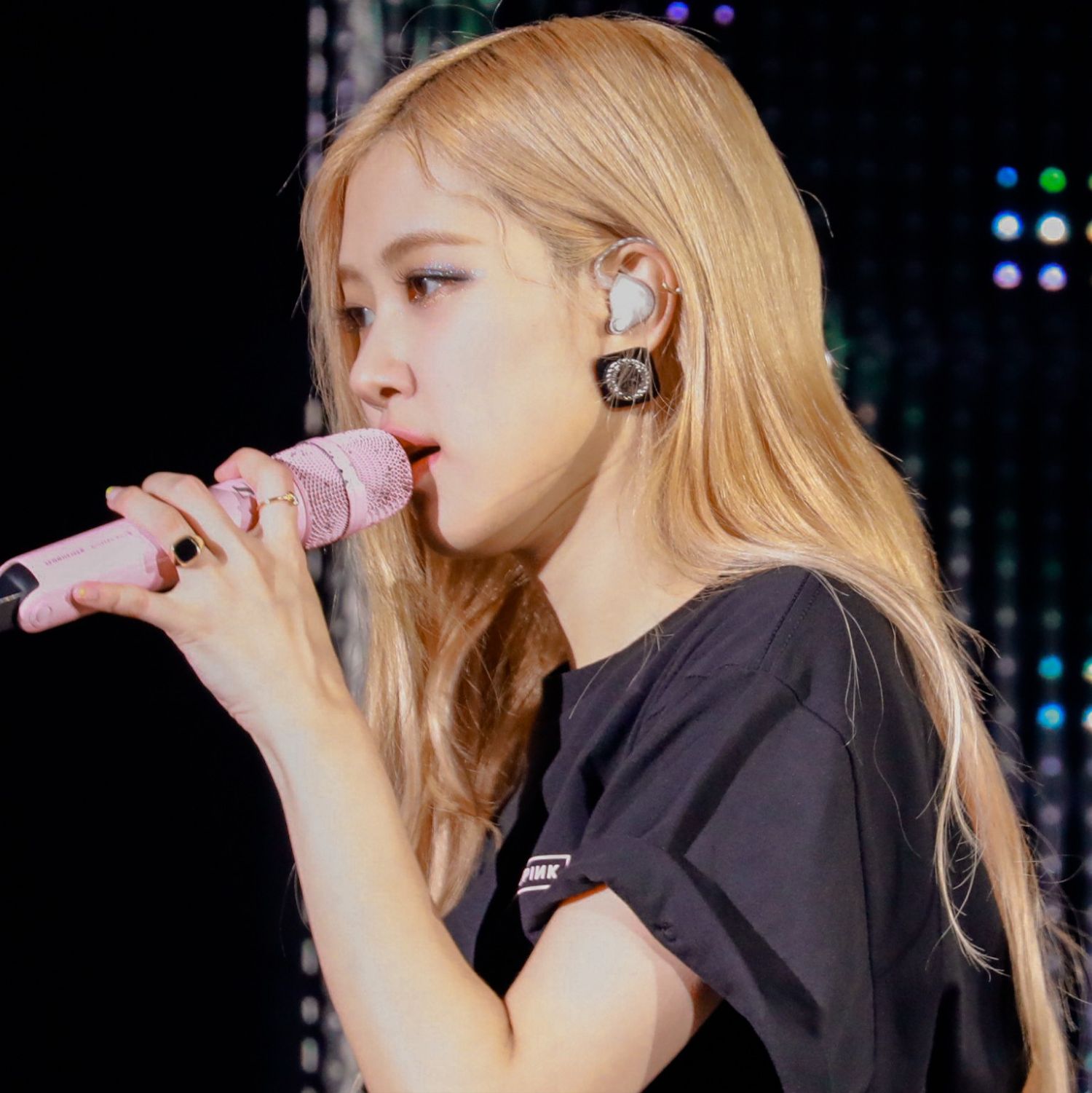 Latest photo of ROSÉ (BLACKPINK)