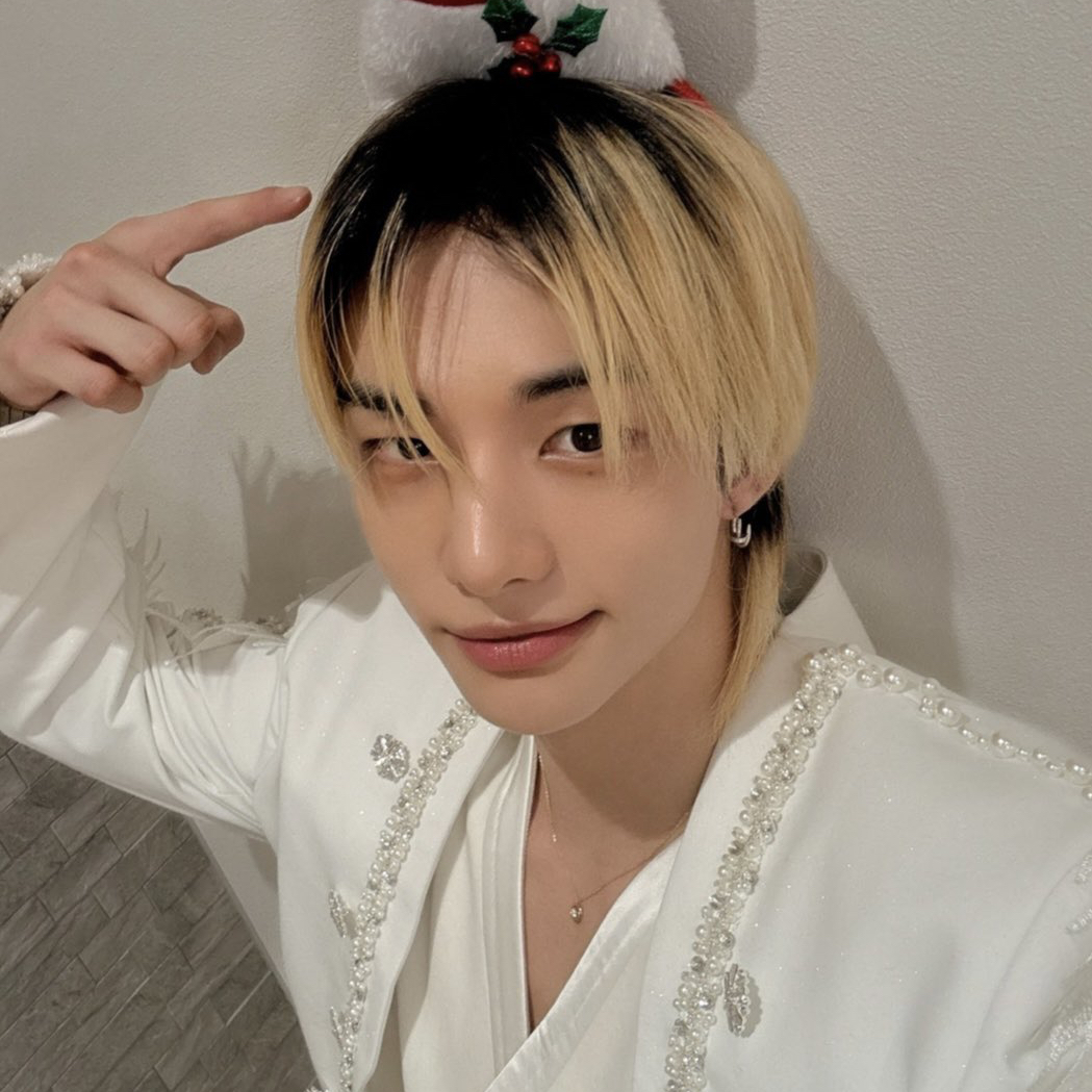 Behind-the-scenes cut of Hyunjin (Stray Kids)