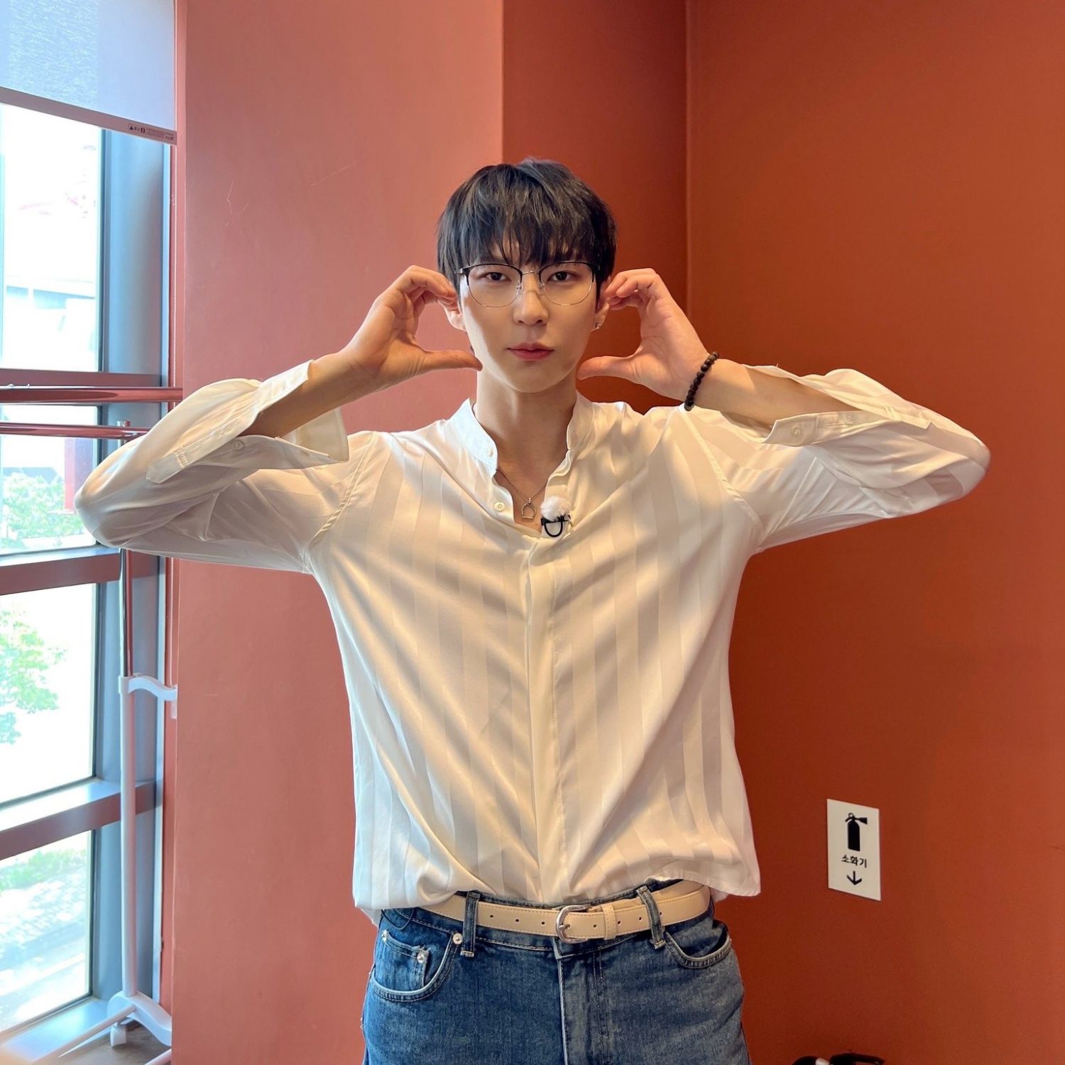 Behind-the-scenes cut of VIXX