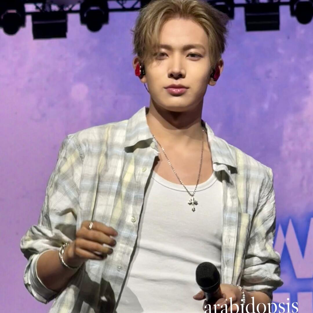 Foto aktivitas terbaru Heeseung (ENHYPEN)