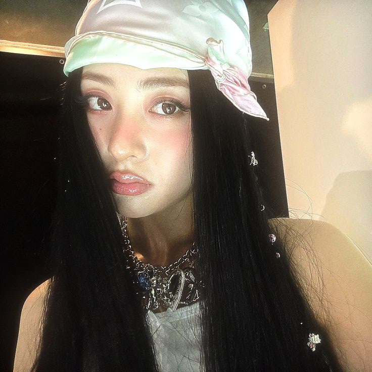 Recent activity shot of LE SSERAFIM