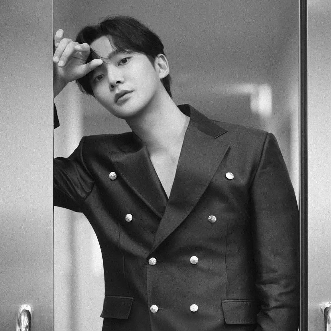 로운의 최신 사진