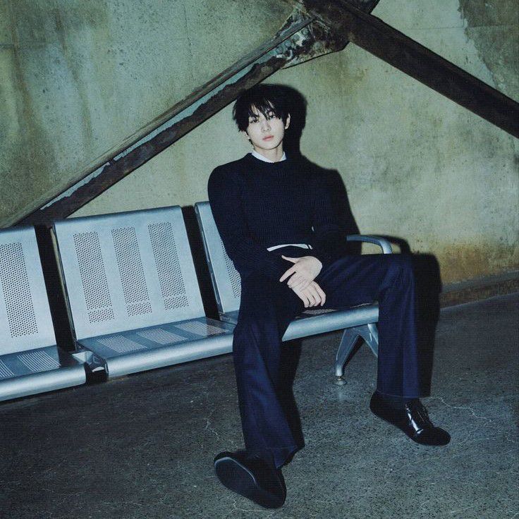 Latest photo of Jungwon (ENHYPEN)