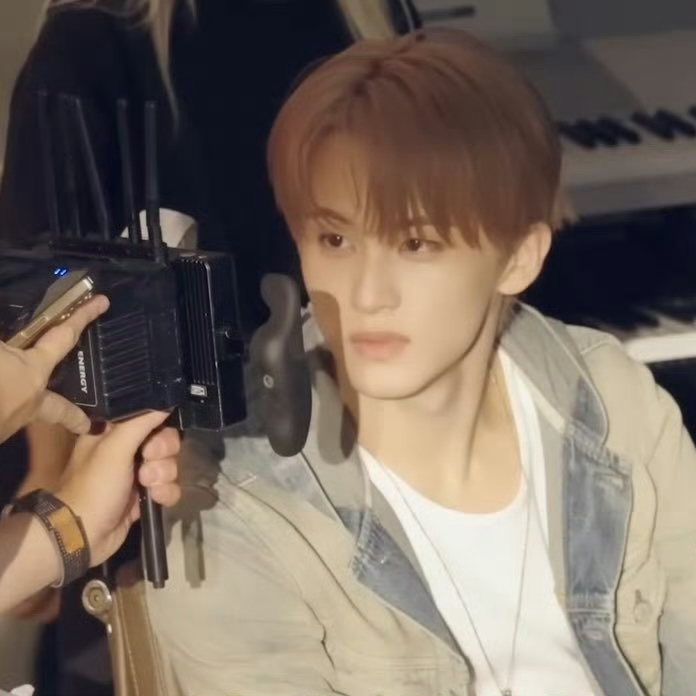 Foto aktivitas terbaru Mark (NCT 127, NCT DREAM)