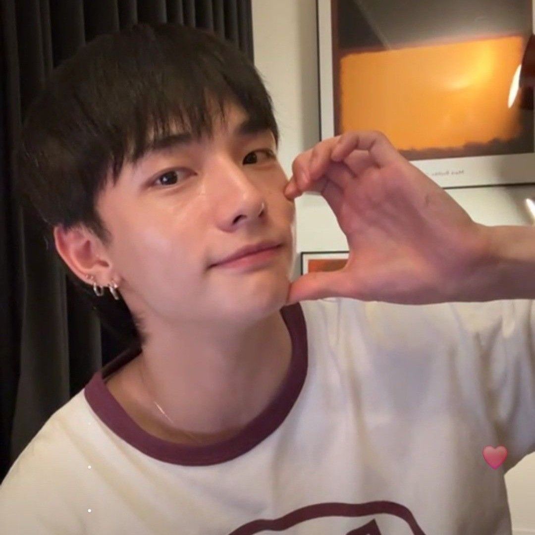 A moment captured by Hyunjin (Stray Kids)'s fan